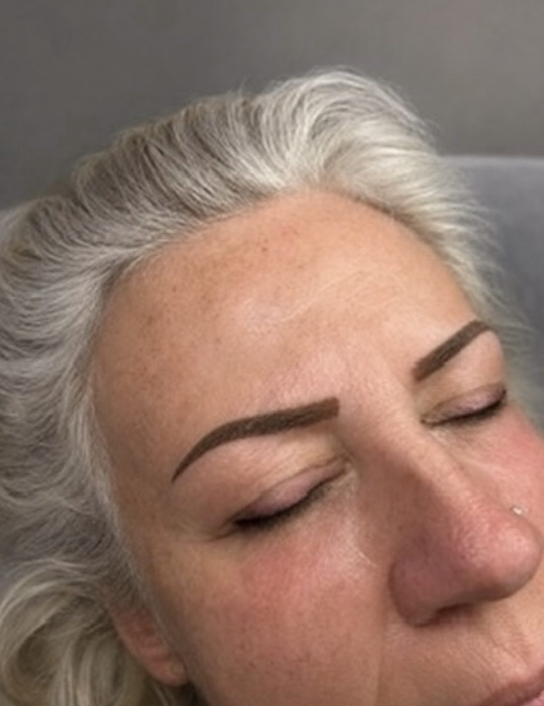 Powder Brows, weich schattiert
